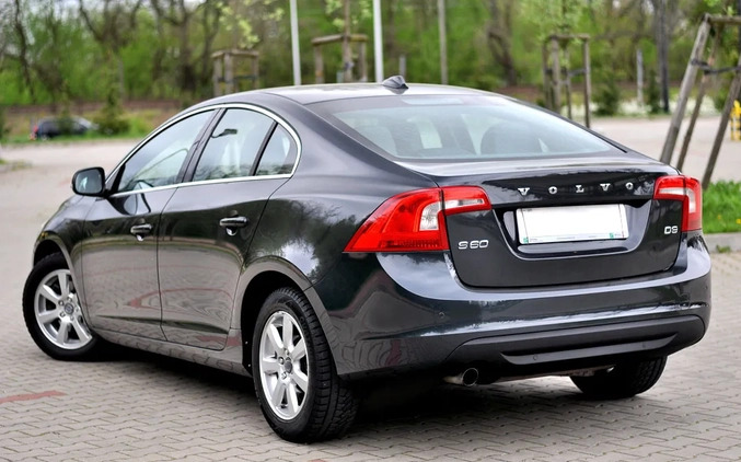 Volvo S60 cena 35900 przebieg: 240000, rok produkcji 2011 z Ujście małe 436